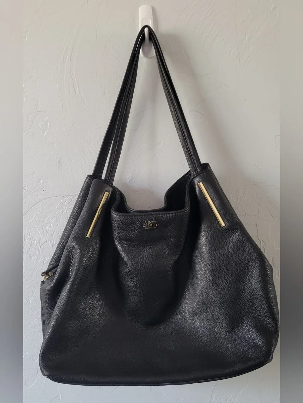 Vince Camuto Black Leather Bag Quiet Luxury Work Travel Mob Wife Chic